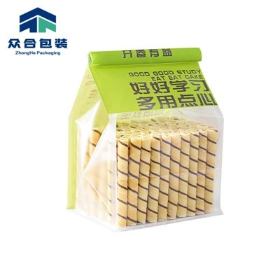 Чипсы упаковывают сумку